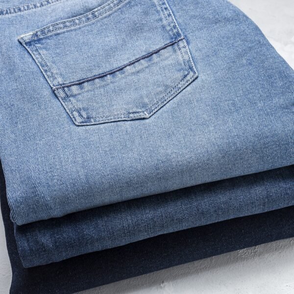 Men’s Light Wash Slim-Fit Denim Jeans